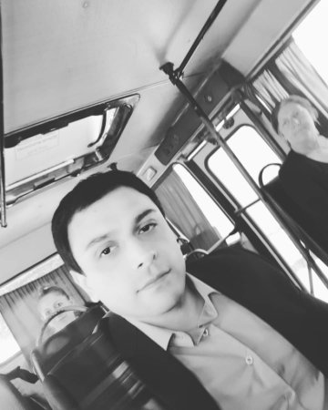 Azərbaycanlı icra başçısı işə avtobusla gedir (FOTOLAR)