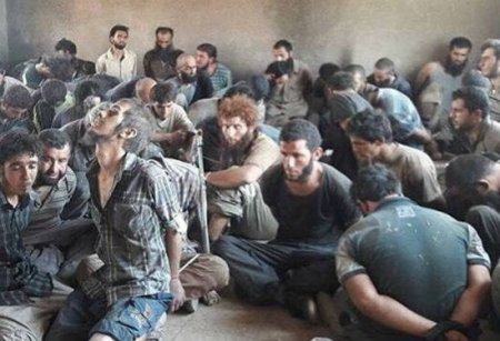 Azərbaycanlı İŞİD-çilər ailələri ilə birlikdə təslim oldu