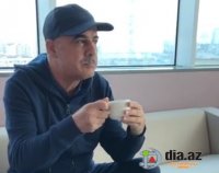 Elmar Vəliyevin videosu yayıldı - iştahla yeyir, yeri yığışdırır.. - SON DURUMU...