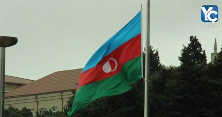 Şəhidlər Xiyabanında ucaldılan bayrağımızda kobud səhv - FOTO