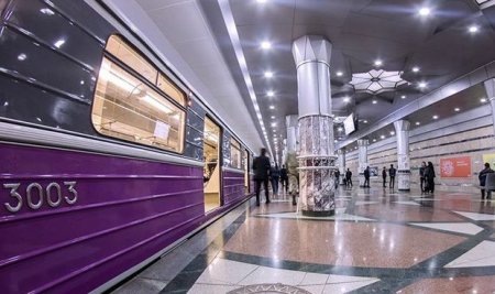 Bakı metrosunda gərginlik - Sərnişinlər boşaldıldı