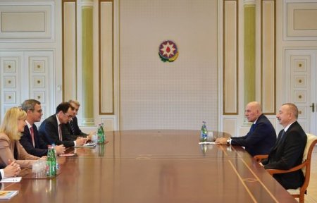 İlham Əliyev Beynəlxalq Maliyyə Korporasiyasının vitse-prezidentini qəbul etdi - FOTO