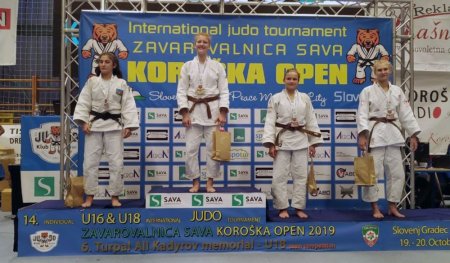 Cüdoçu qızlarımız Sloveniyada 6 medal qazanıblar