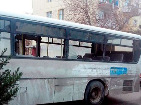 SON DƏQİQƏ: Bakıda şagirdləri daşıyan avtobus qəzaya düşdü