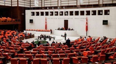 Türkiyə parlamentinə giriş məhdludlaşdırıldı