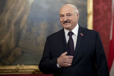 Lukaşenko Rusiyanın COVID-19-la mübarizədə Belarus metodundan istifadə etdiyini deyib