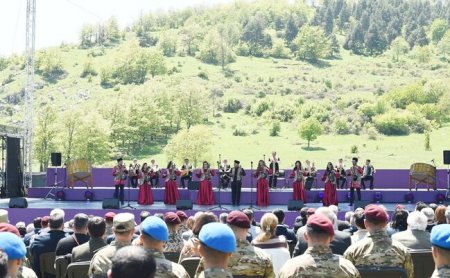 Şuşada "Xarıbülbül" festivalı mədəni tariximizdə yeni səhifə açdı