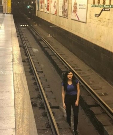 21 yaşlı qızın metro relslərinin üzərində şəkil çəkdirmə səbəbi bəlli oldu