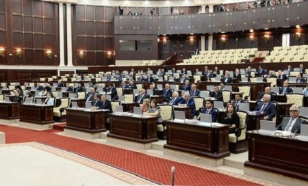 Milli Məclisin deputatı İngiltərədə 3.3 milyon dollarlıq 4 ev aldı