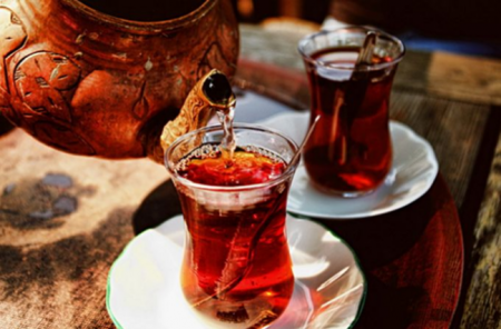 50 yaşdan sonra qadınlar çayı azaltmalıdır- SƏBƏB