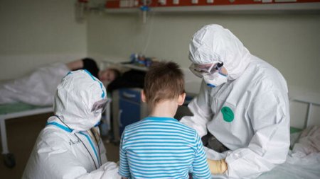 Bu ölkədə HƏYƏCAN TƏBİLİ: Koronavirus uşaqlar arasında sürətlə yayılır