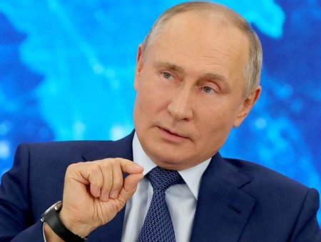 Putin: “Peyvənd olunmaq üçün insanları qorxutmaq lazım deyil”
